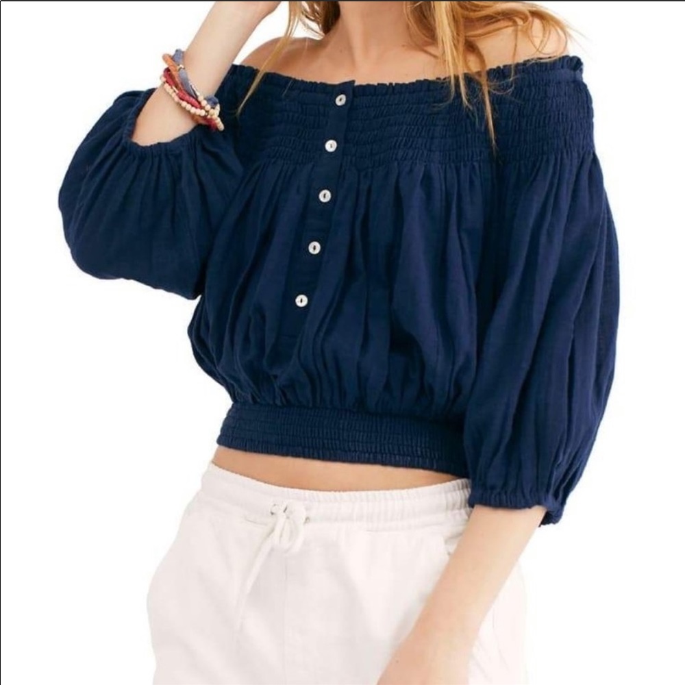 ✨NWT🌈🪁Free People navy cotton off shoulder top
Last two 💖💖